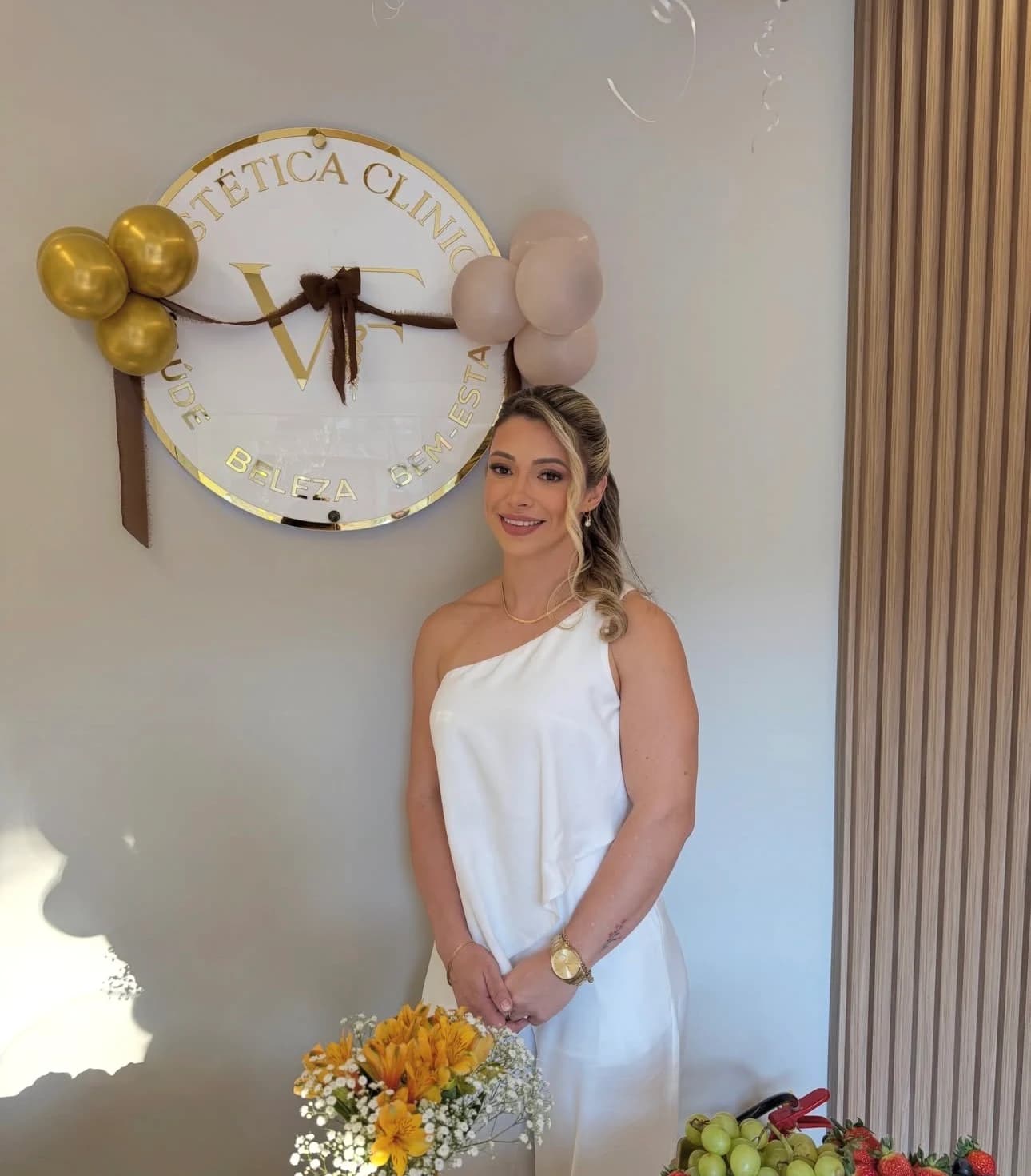 Viviane Fonseca na inauguração de sua clínica